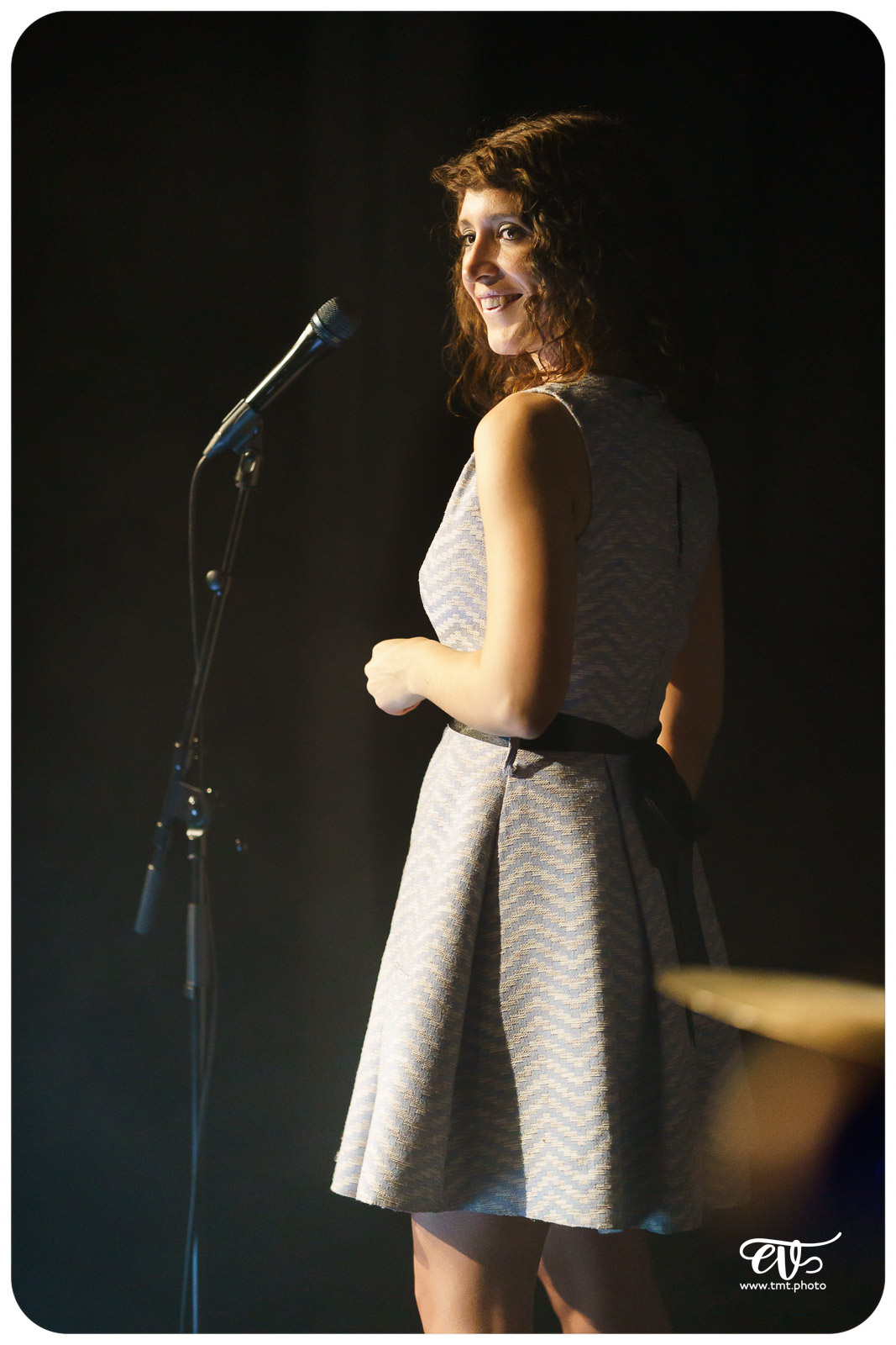 SERGE, ELEGANCE ACOUSTIQUE